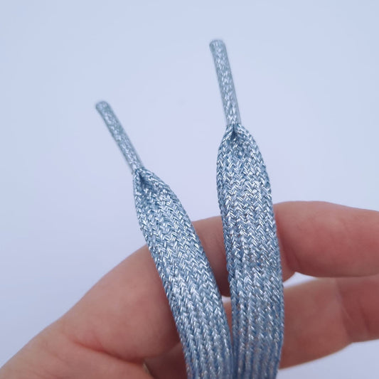 Glitzer Schnürsenkel in hellblau, ice.