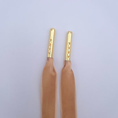 Samt Schnürsenkel in Braunton