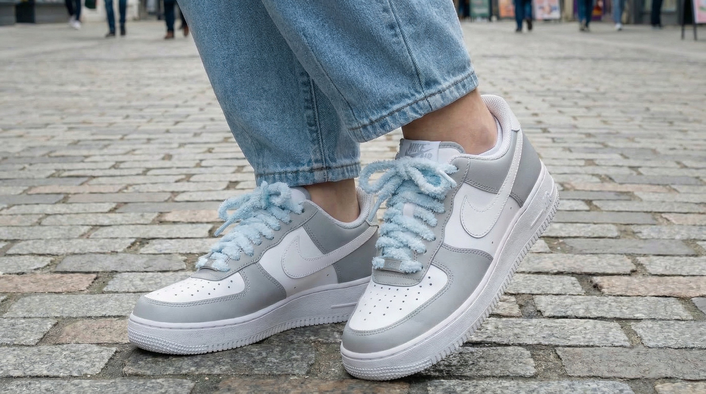 Weiche Schnürsenkel auf AF1 Sneakern