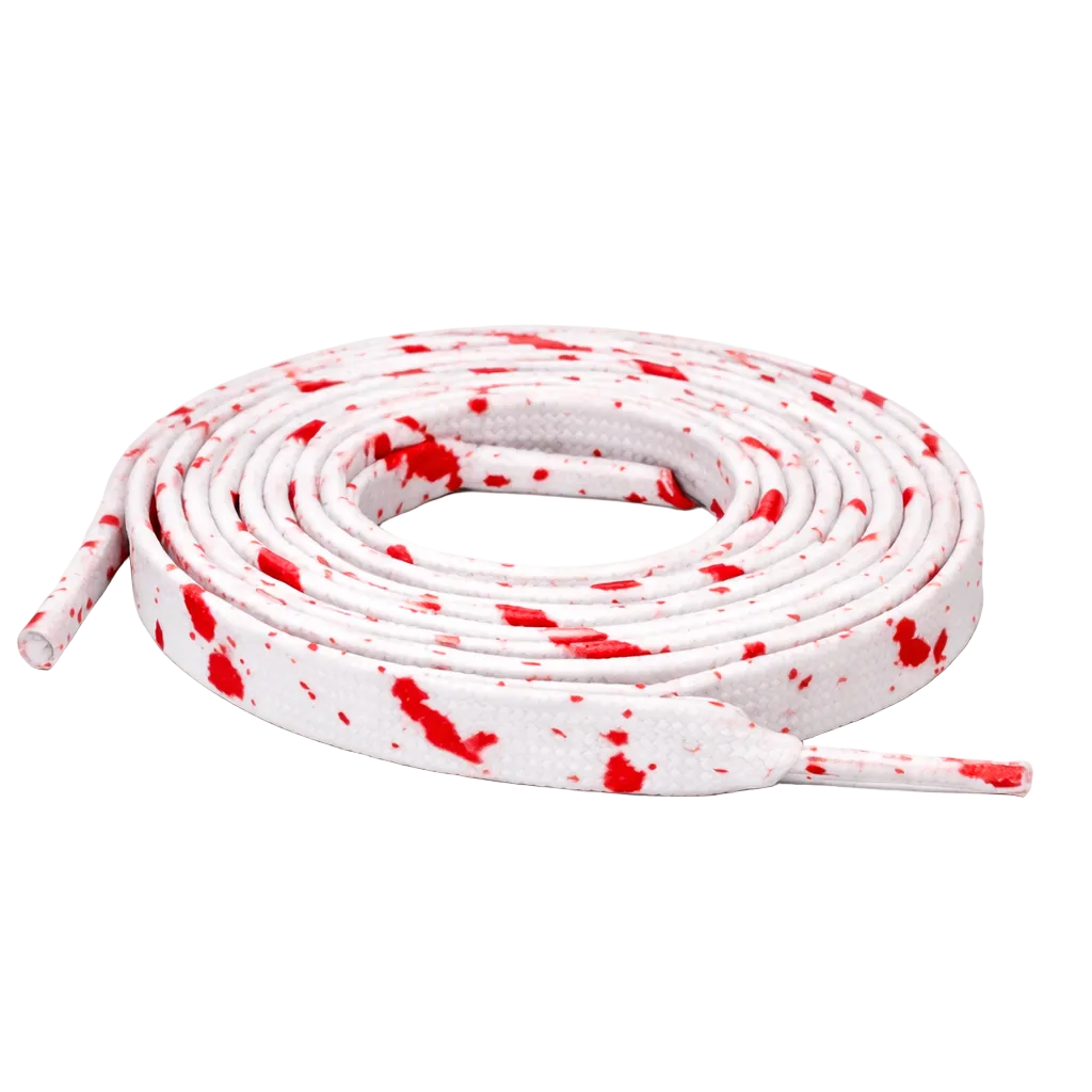 Weiße Schnürsenkel mit roten Flecken