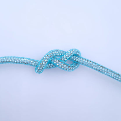 Hellblaue Schnürsenkel mit Strass-Stenchen